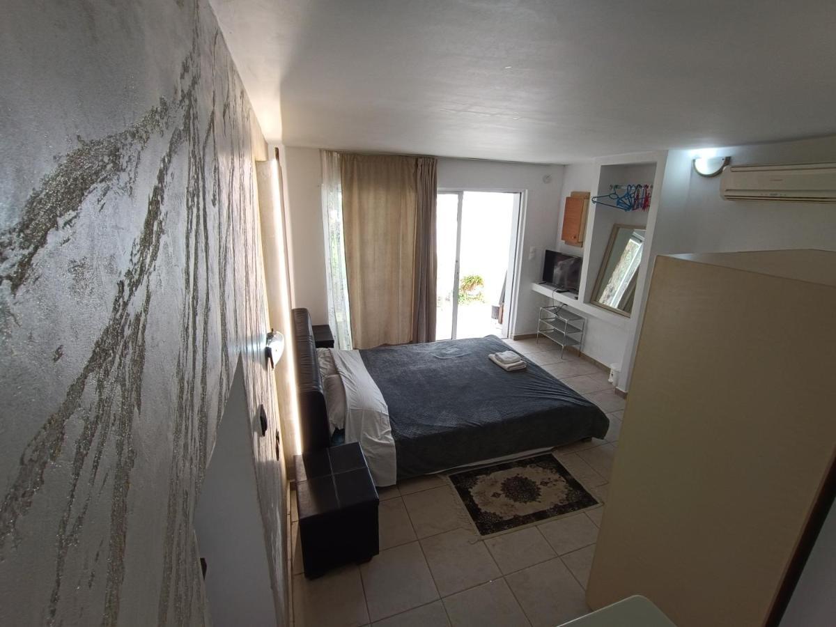 Azalea Garden Apartment With Mountain View Kremasti  Bagian luar foto